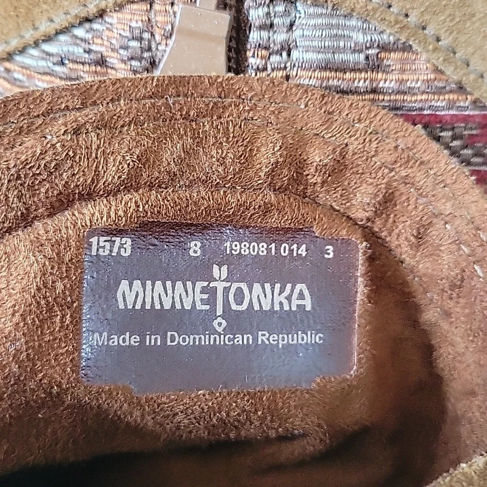 Minnetonka Booties Size 8 - Picture 7 of 11